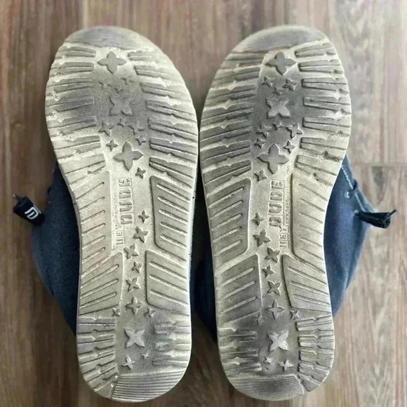 Hey Dude Hawaiian slip ons - Picture 7 of 7